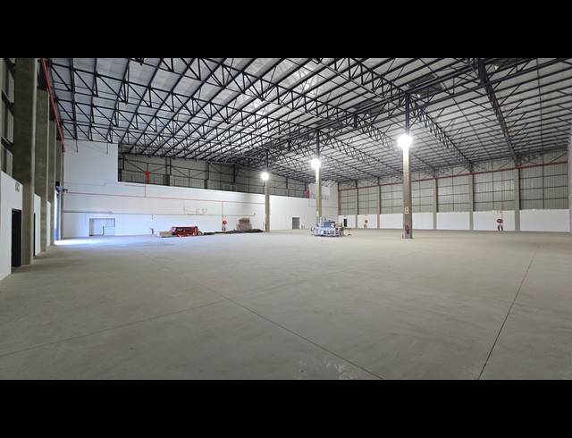 3,743M² WAREHOUSE TO LET IN SPARTAN